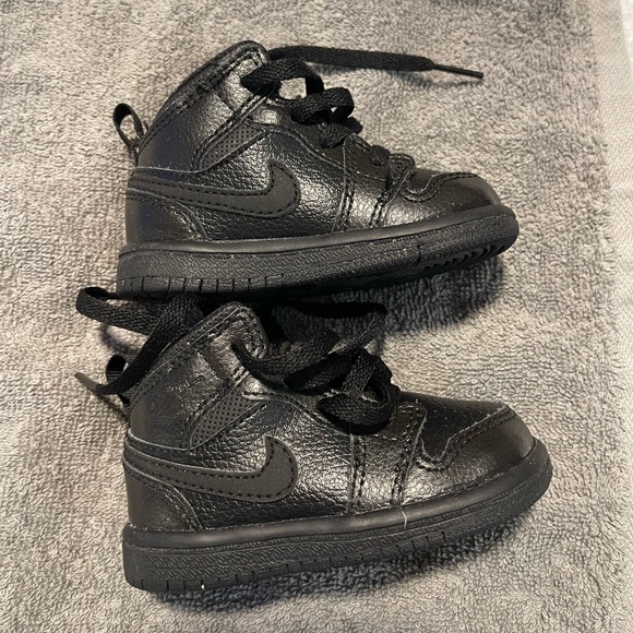 Jordan Shoes Jordan Mid Bt Black Infant Size 4c Poshmark